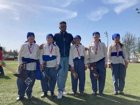 Okul Sporları Geleneksel Türk Okçuluğunda Porsuklar Okullarını Başarılı Bir Şekilde Temsil etti